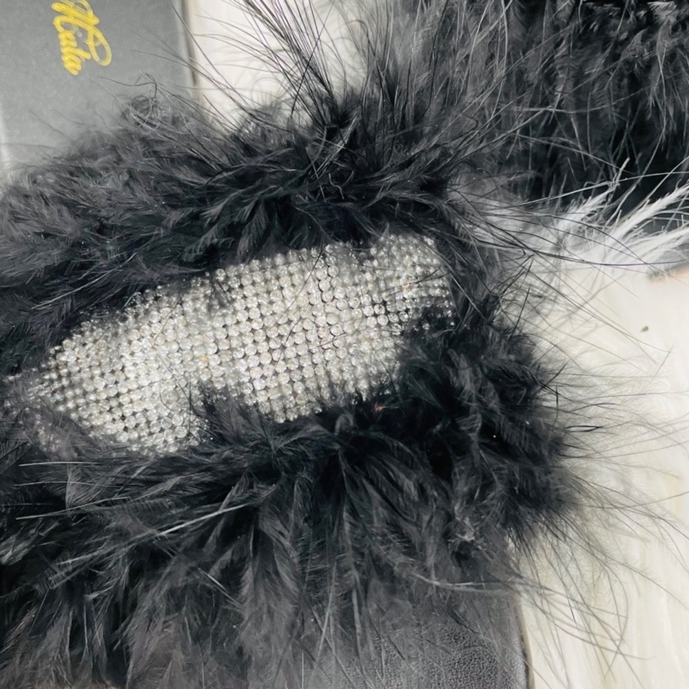 ⚫️Feather Rhinestone Sandals ⚫️ - Picture 4 of 4